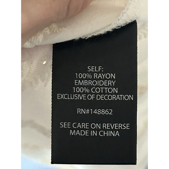 Torrid Size 5 Super Soft Lace blouse Top V-neck Short Sleeve Embroidered Boho - Picture 4 of 4